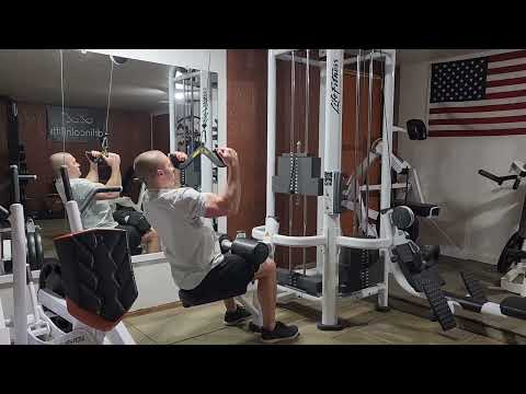 Neutral-Grip Lat Pulldown